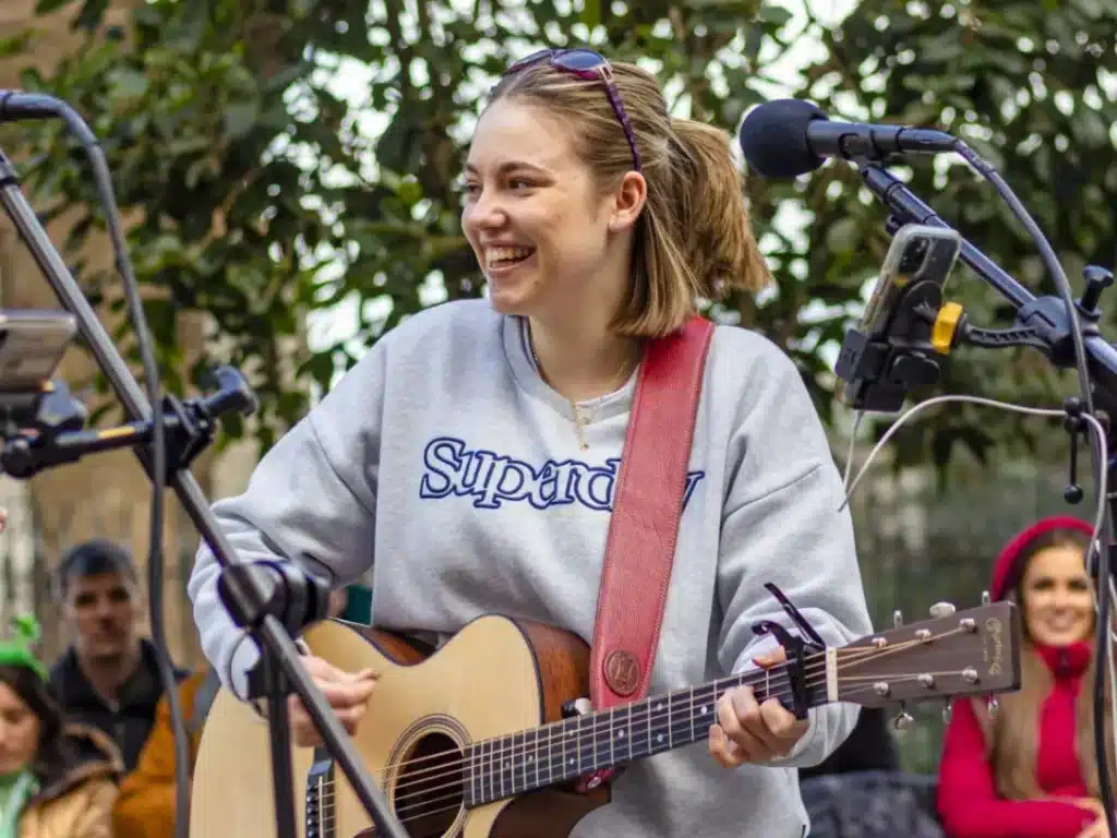 Allie Sherlock Net Worth (2026) Biography, Career, Income & Lifestyle Breakdown